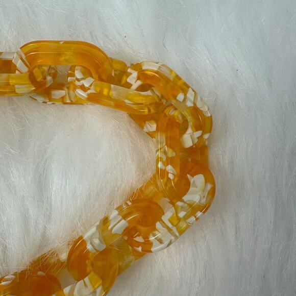 Coach COACHTOPIA Short Chain Strap In Recycled Resin Silver/ Yellow Ck544 NWT - Picture 4 of 5